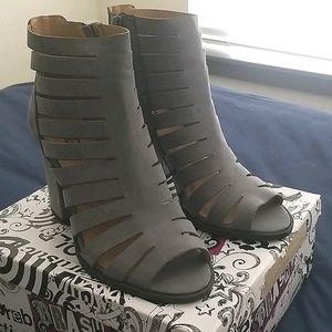 NWT Brash Sandals